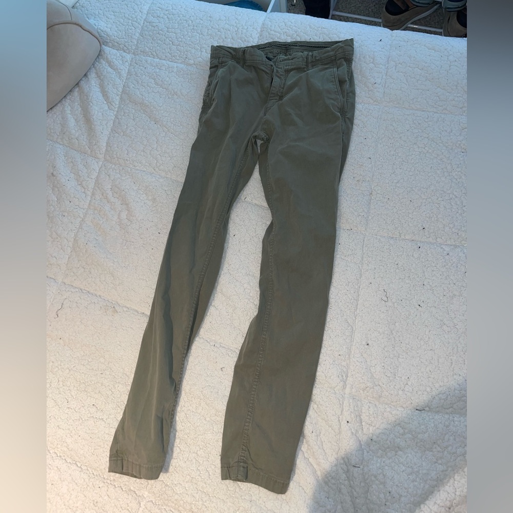 Olive green men’s medium casual pants